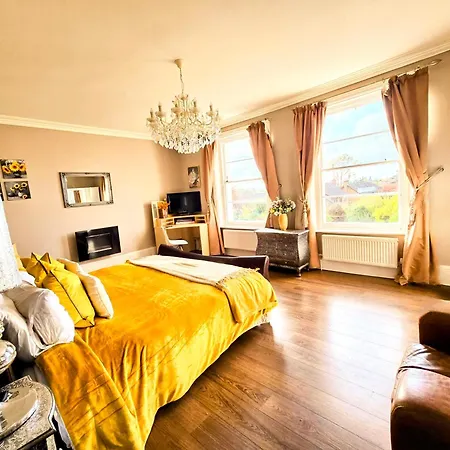 Cotswold Vip Regency Lodge Cheltenham Exterior foto