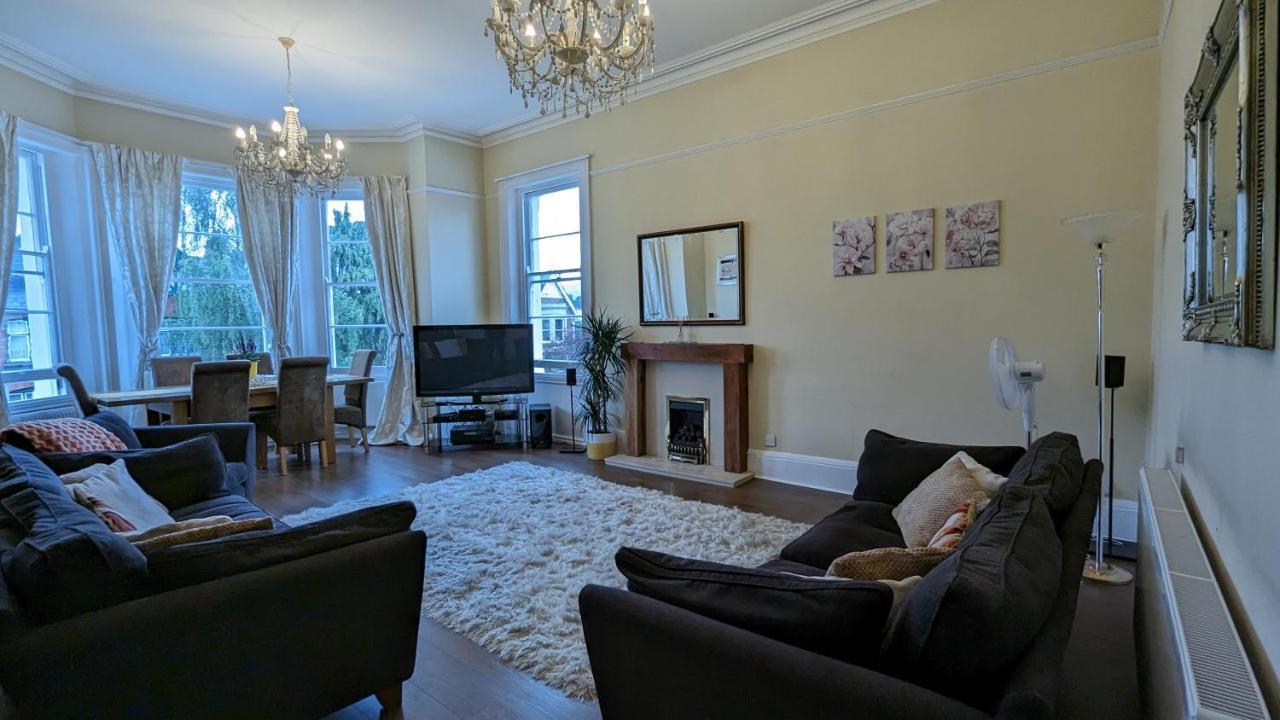 Cotswold Vip Regency * Cheltenham