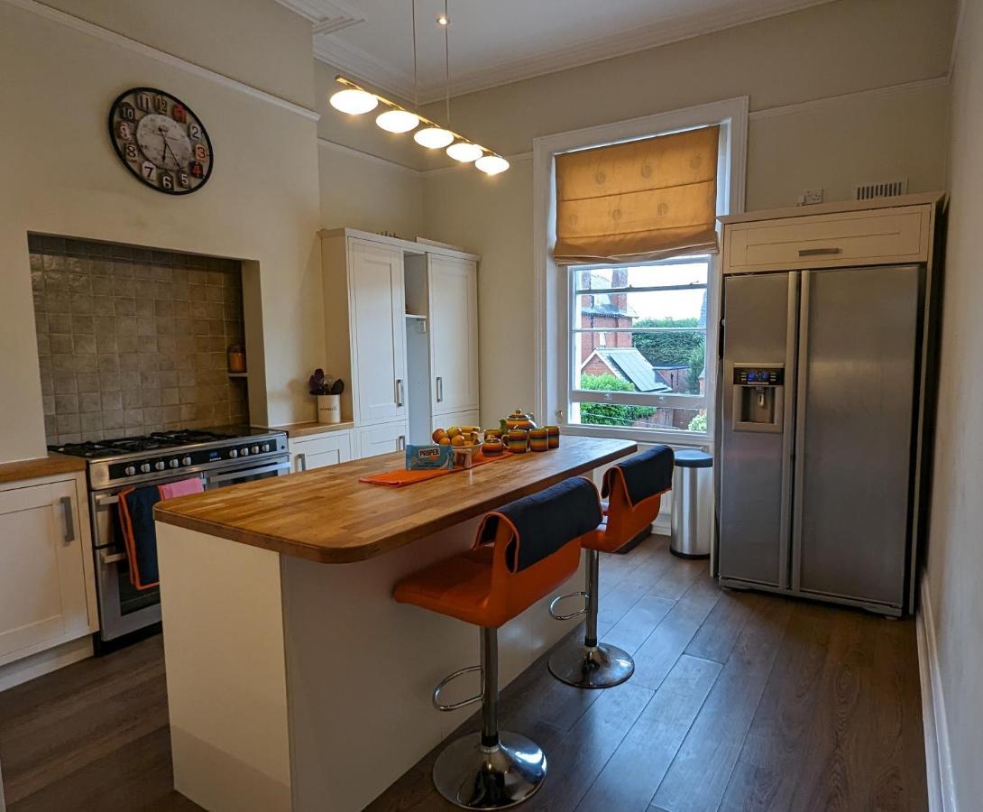 Cotswold Vip Regency Cheltenham