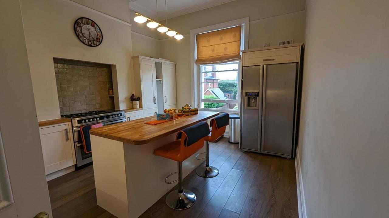 Cotswold Vip Regency * Cheltenham