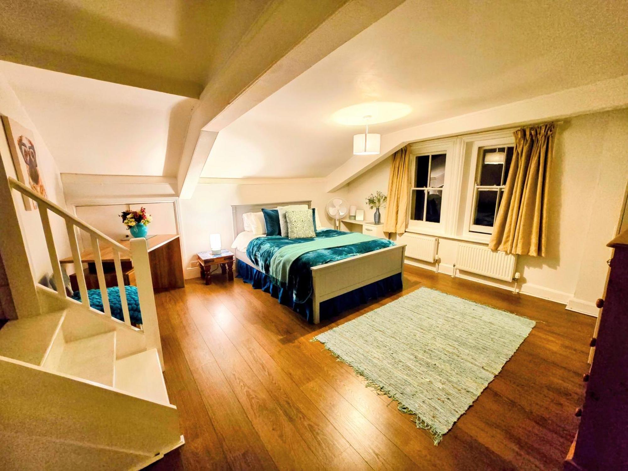 Cotswold Vip Regency Cheltenham
