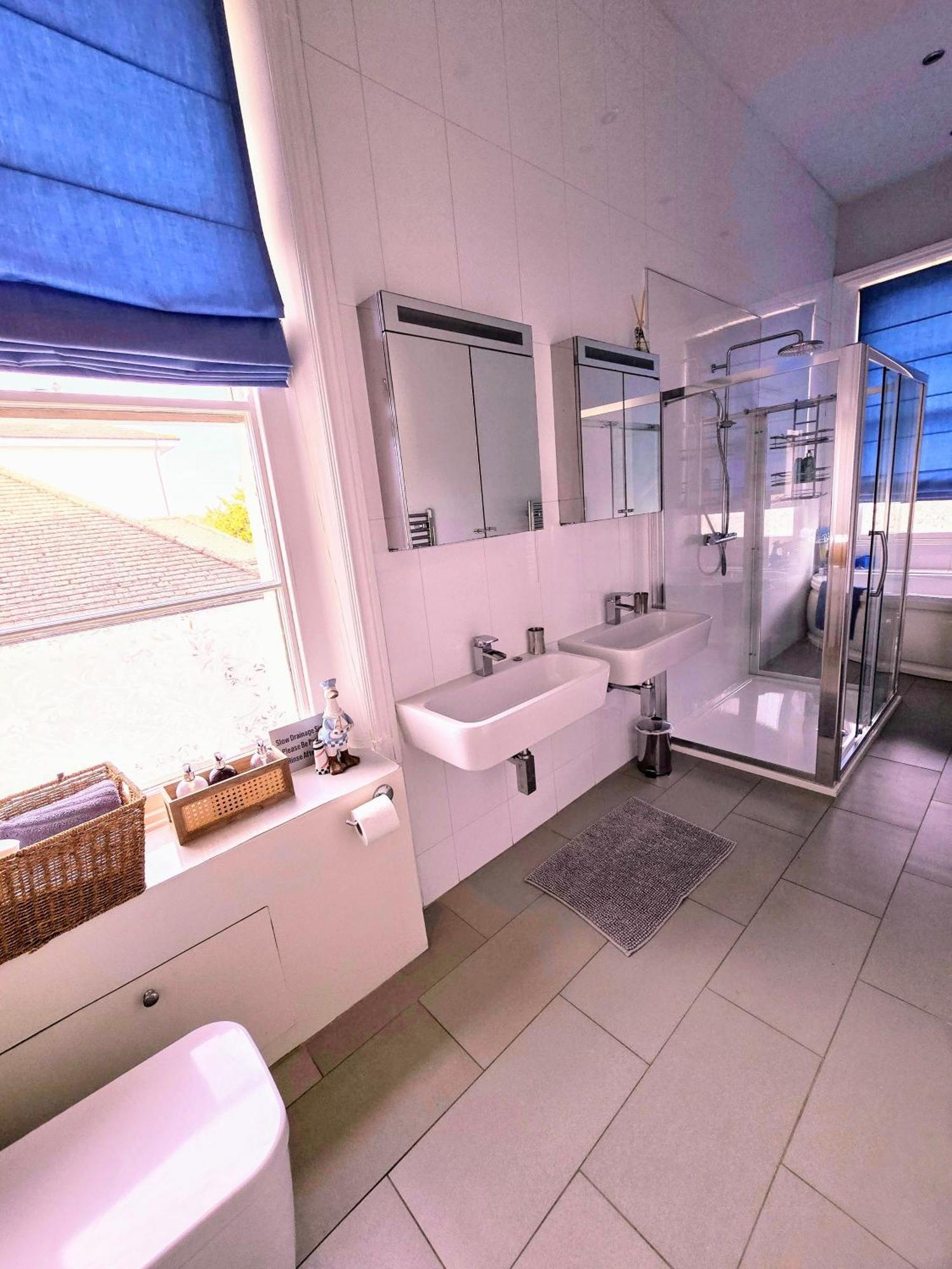Cotswold Vip Regency
